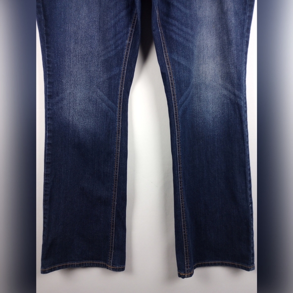 Mossimo Curvy Bootcut Premium Denim Jeans Size 18R - Picture 4 of 9